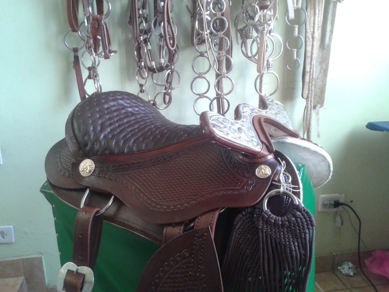 sellier-MONTMEYAN-min_saddlery-614193